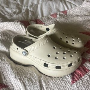 PLATFORM CROCS
